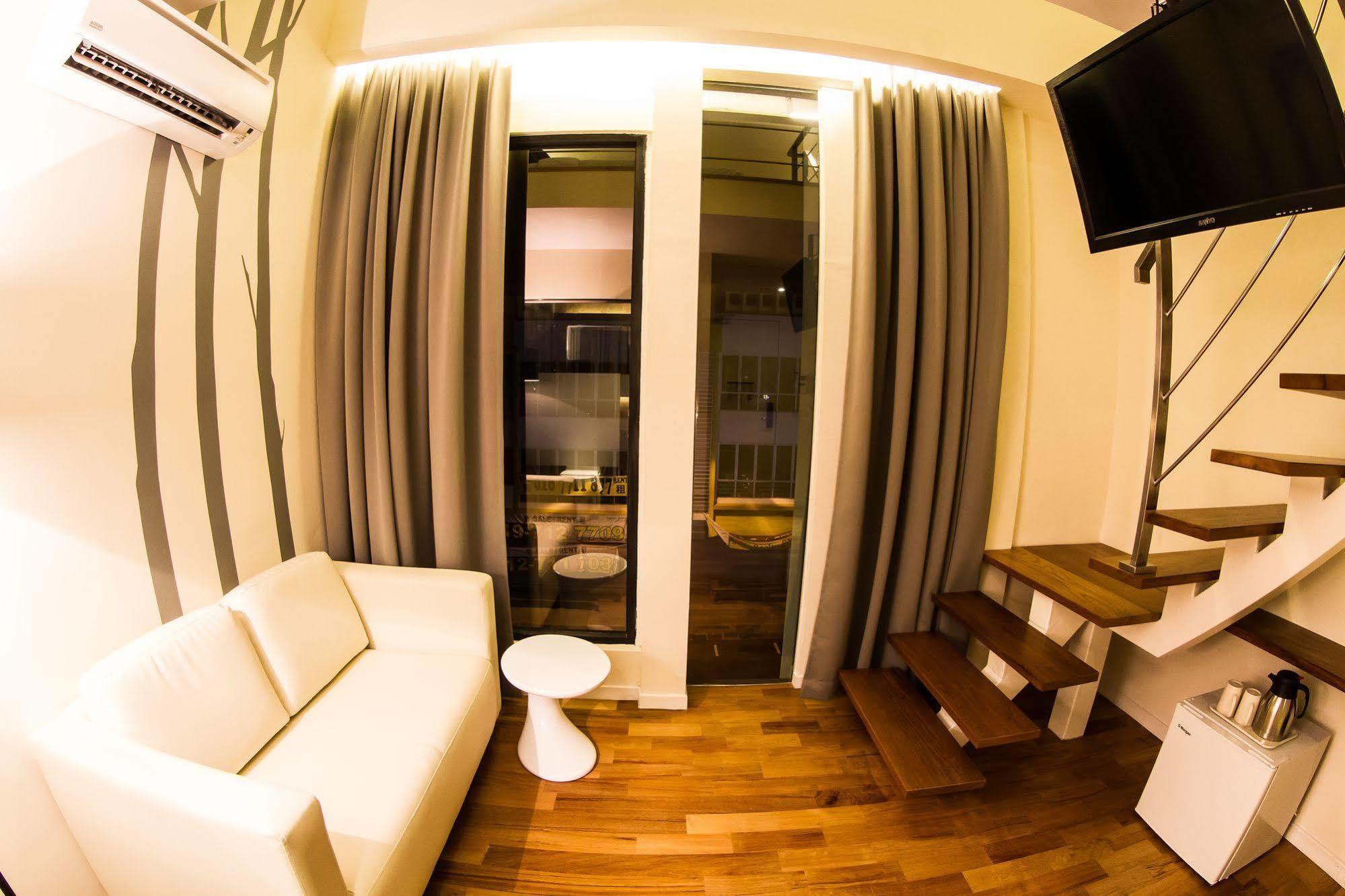 Mood Hotel Johor Bahru Buitenkant foto