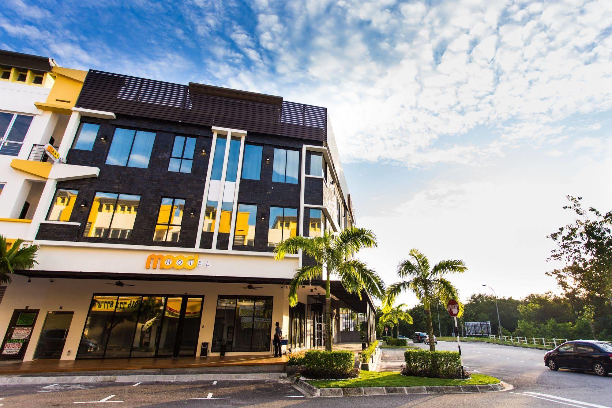 Mood Hotel Johor Bahru Buitenkant foto