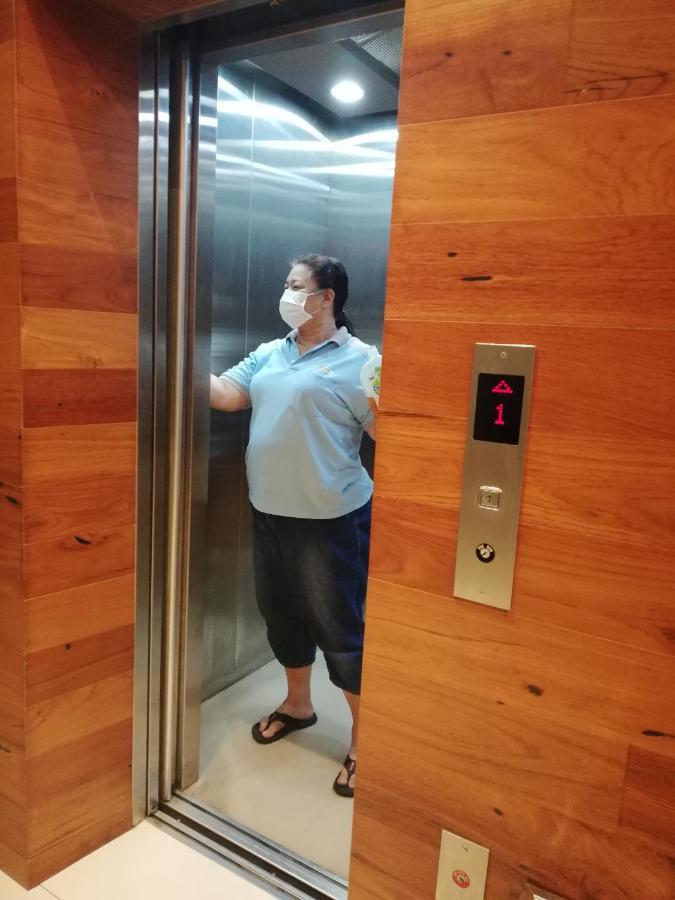 Mood Hotel Johor Bahru Buitenkant foto